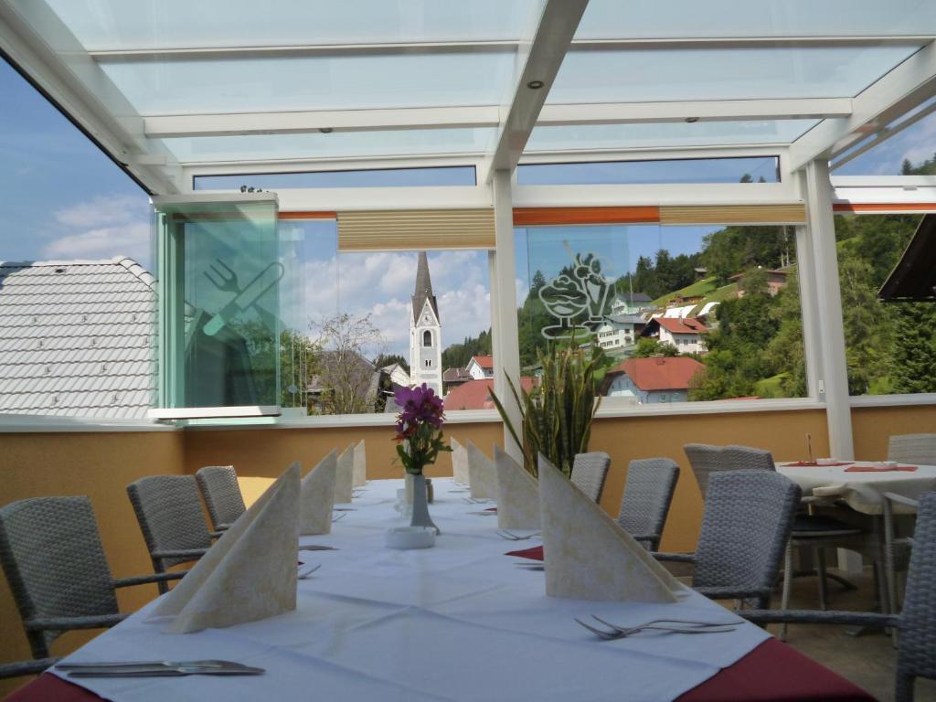 Restaurant - Cafe - Pension Hassler Berg im Drautal Kültér fotó