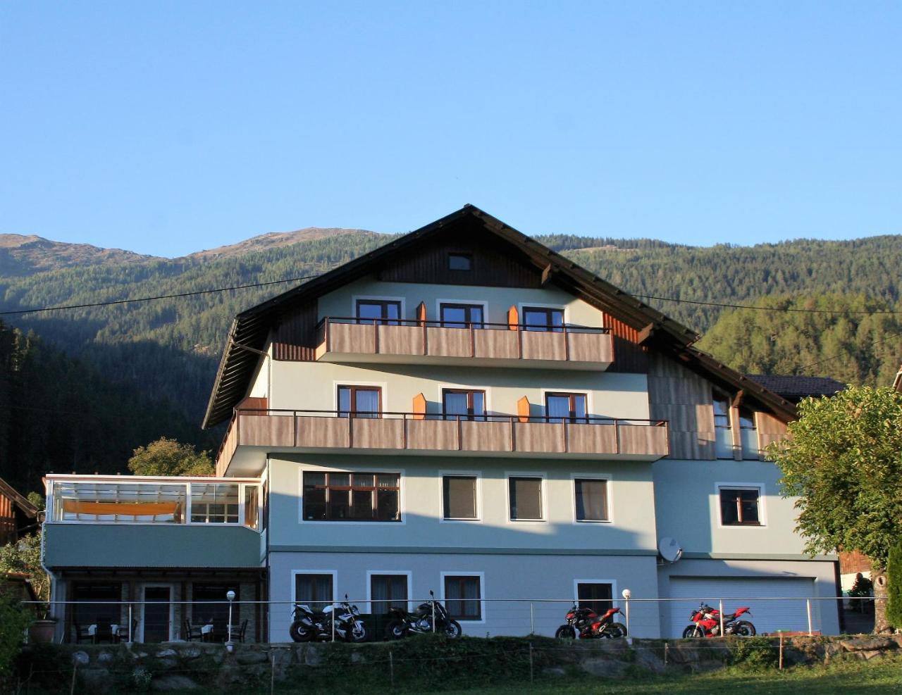 Restaurant - Cafe - Pension Hassler Berg im Drautal Kültér fotó